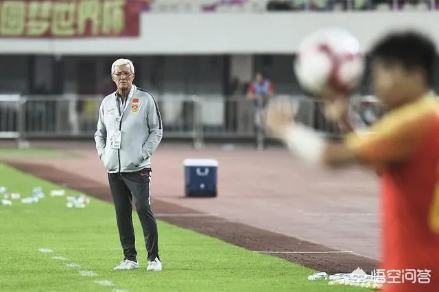 里皮在阿联酋受到当地副酋长的接见,国足为什么这么有面儿?