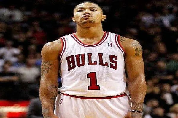 如果德里克罗斯不受伤,他会顶替科比在中国球迷心中的地位吗?