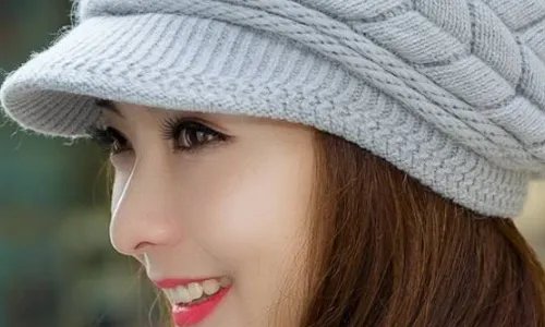 方脸适合什么帽子?
