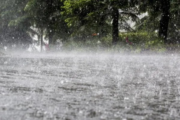 河南暴雨为何久久不停歇,云里的水真是无穷无尽的吗?