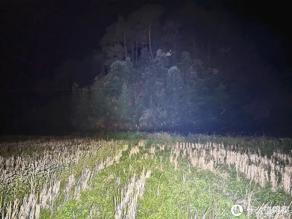 穿盔甲,入疆场,所向披靡。脱战袍,还本色,玉树临风。