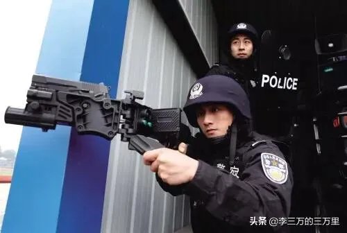 拐弯枪到底实用不实用?