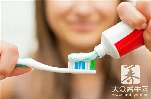 孕妇刷牙可以用西瓜霜牙膏吗