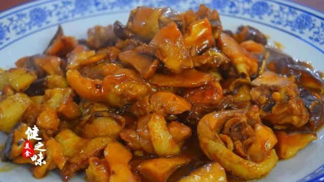 怎么做香菇木耳炒鸡肉？