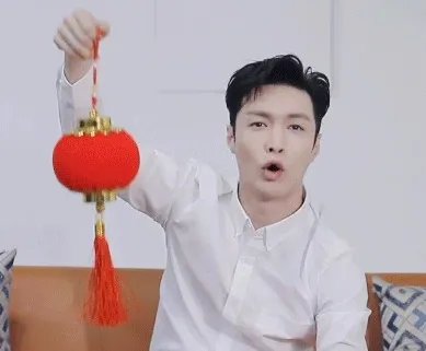 张艺兴被电子鞭炮吓到,当时张艺兴的反应是怎样的?