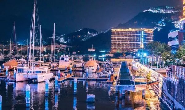 有惊鸿般的夜景,三亚海天盛筵港真的美女如云吗?
