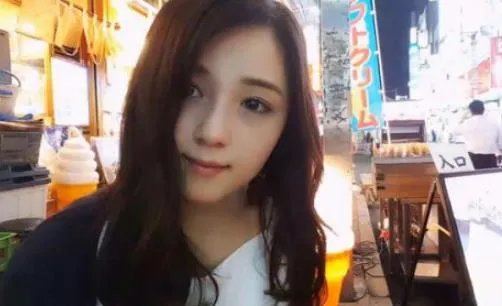 灰毛衣女神铃原爱蜜莉:毛衣女图片