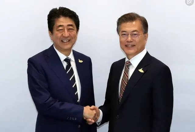 韩国公布慰安妇调查报告,文在寅对安倍应该采取什么态度?