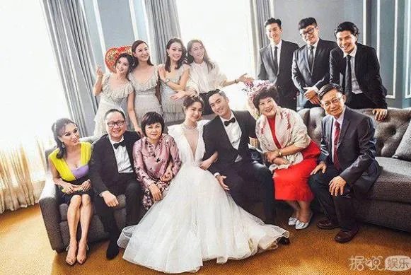 阿娇登记结婚曝光:这次终于用上了本名钟嘉励