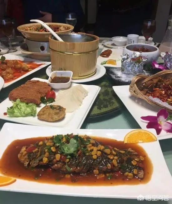 浙江诸暨一对新人办婚宴连上28道素菜,每桌2000元,你能接受婚宴吃素吗?