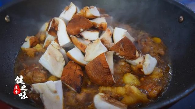 怎么做香菇木耳炒鸡肉？