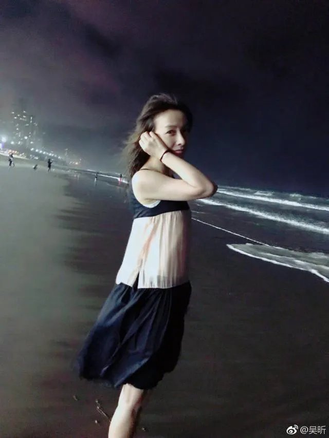 吴昕微博晒自拍并附文“拍出全智贤的感觉了吗”,你怎么看?