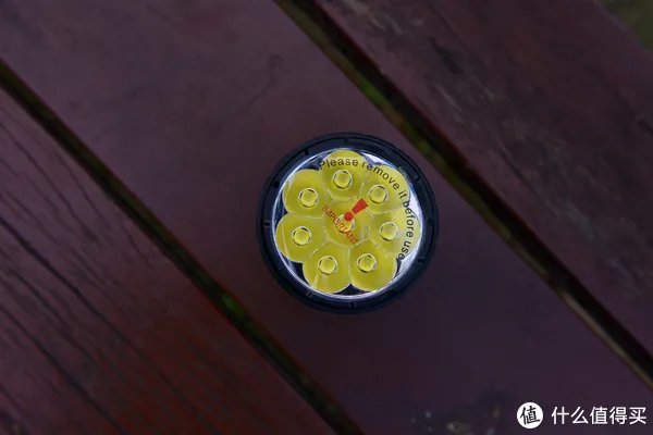 穿盔甲,入疆场,所向披靡。脱战袍,还本色,玉树临风。