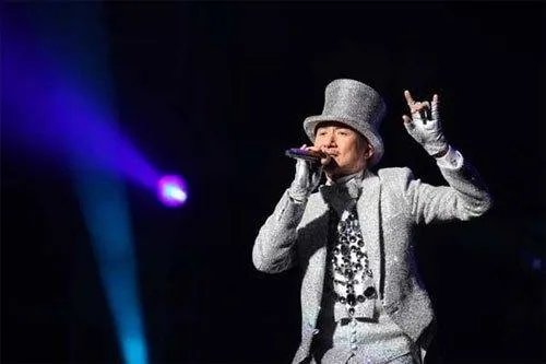 她来听我的演唱会歌词是什么?