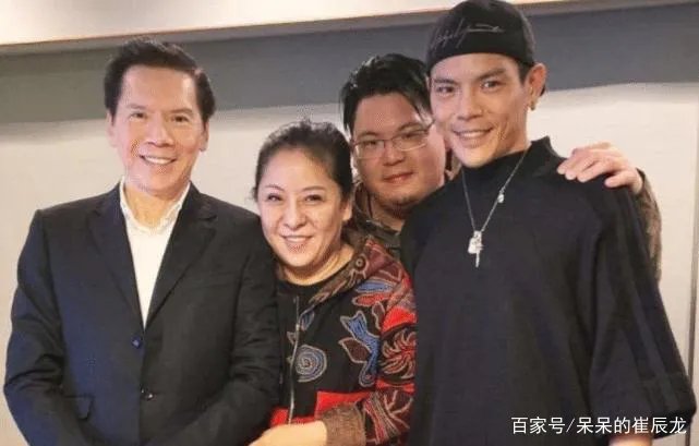 向太陈岚为何只捧向佐,却对向佑只字不提,有两个儿子为什么这么偏心?