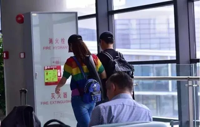 如何看待曹骏与蓝盈莹的恋情？