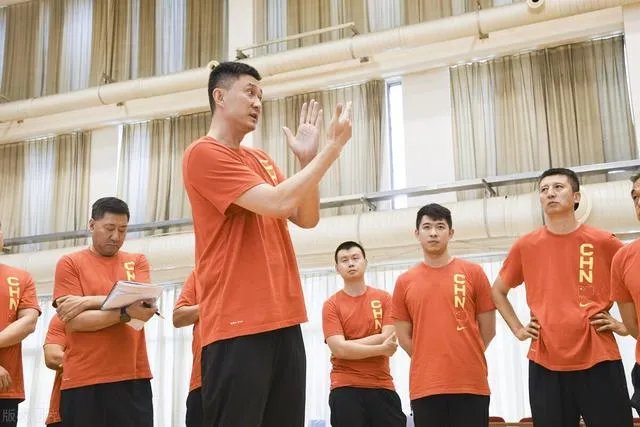 亚洲杯中国男篮VS日本66-57首战告捷！为什么球迷却高兴不起来？