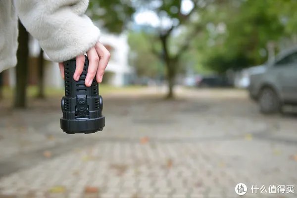 穿盔甲,入疆场,所向披靡。脱战袍,还本色,玉树临风。