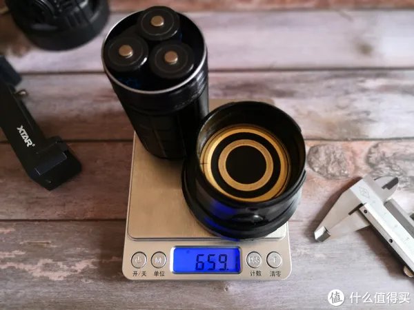 穿盔甲,入疆场,所向披靡。脱战袍,还本色,玉树临风。