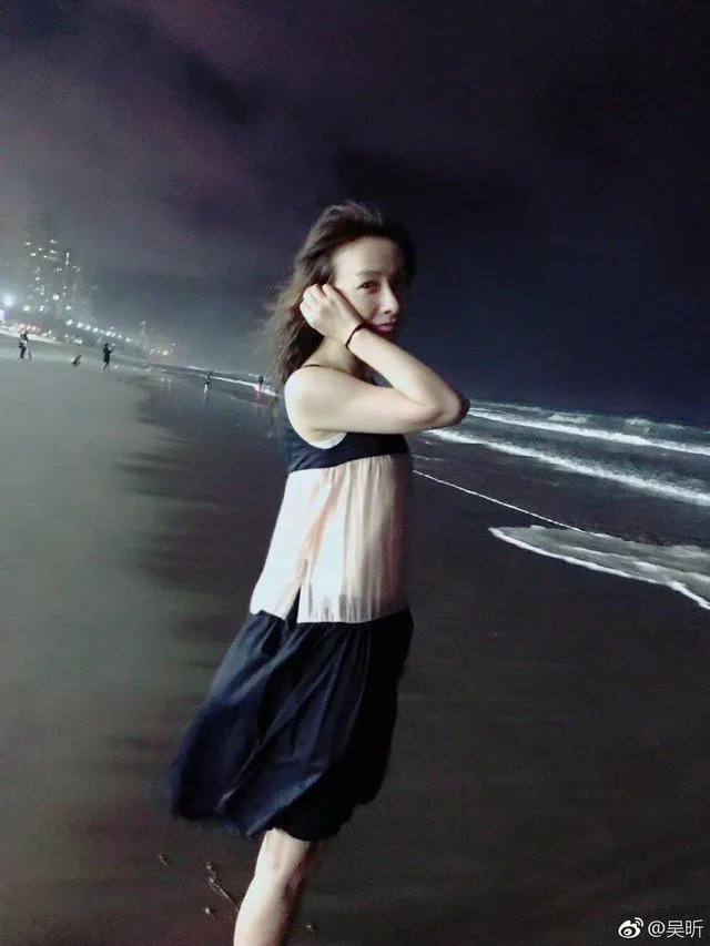 吴昕微博晒自拍并附文“拍出全智贤的感觉了吗”,你怎么看?