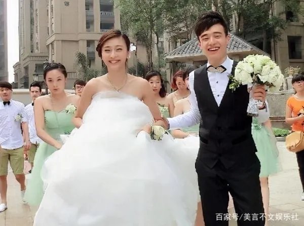 4位导师同时叫好,参加好声音的陈冰,现在怎么样了?