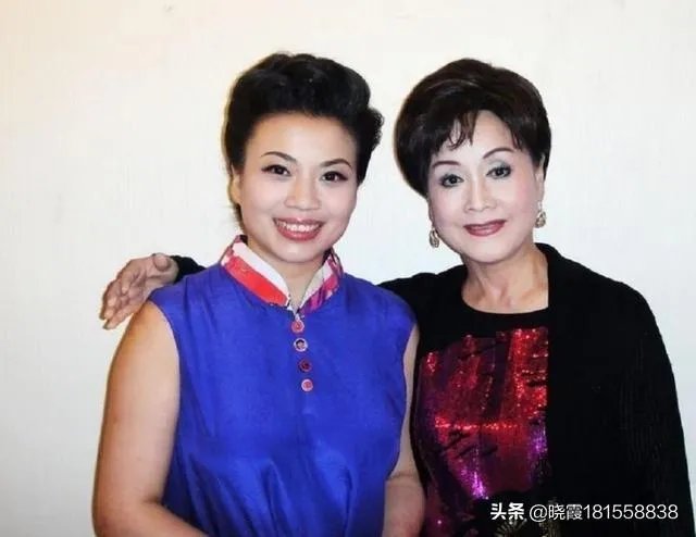 你们喜欢女歌唱家张也演唱的歌吗?为什么?
