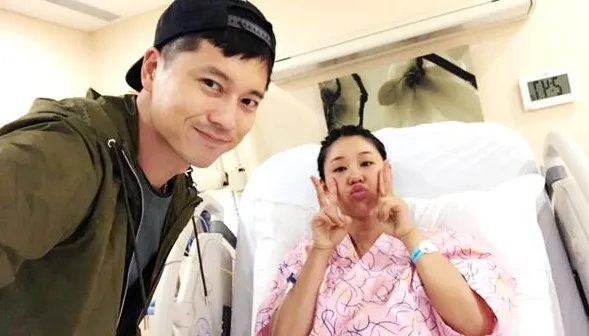 李小萌是否顺产生子?