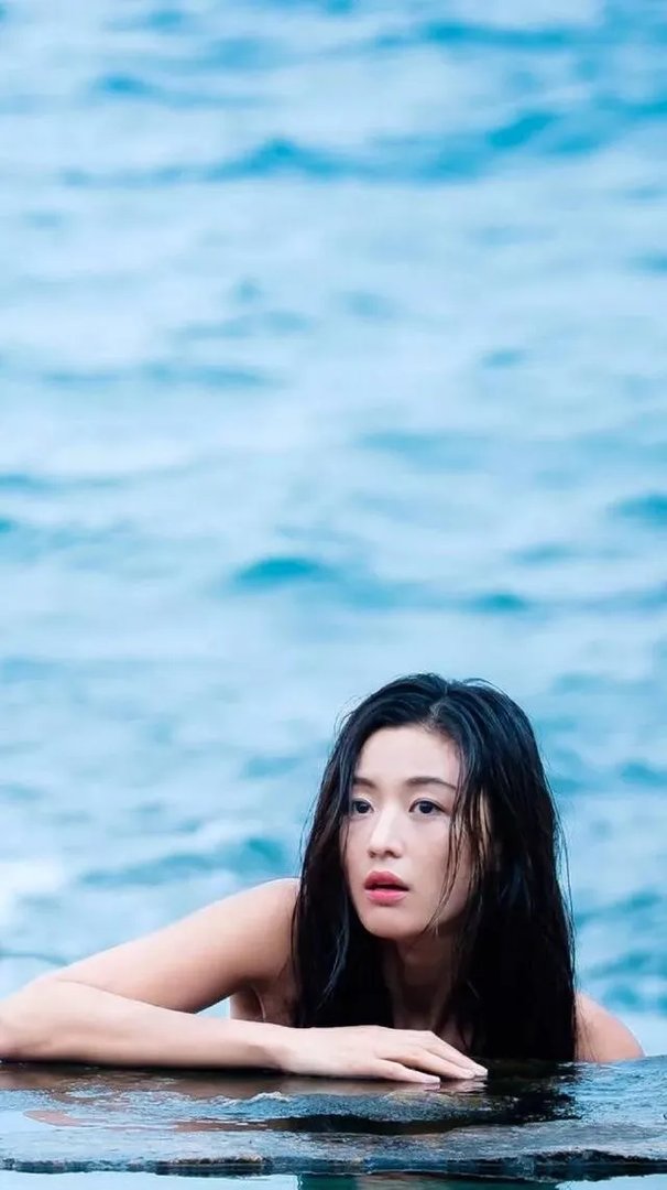 吴昕微博晒自拍并附文“拍出全智贤的感觉了吗”,你怎么看?
