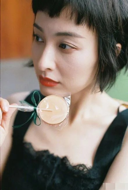 吴昕微博晒自拍并附文“拍出全智贤的感觉了吗”,你怎么看?